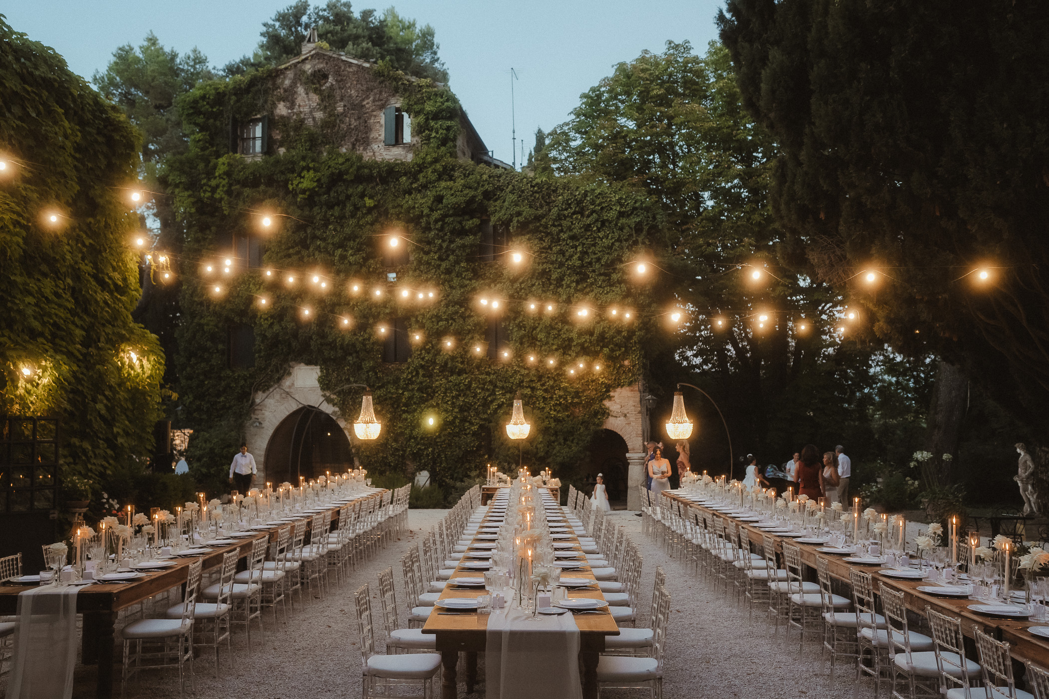 Badia di San Vittore Allestimento Luci e Tavoli Imperiali